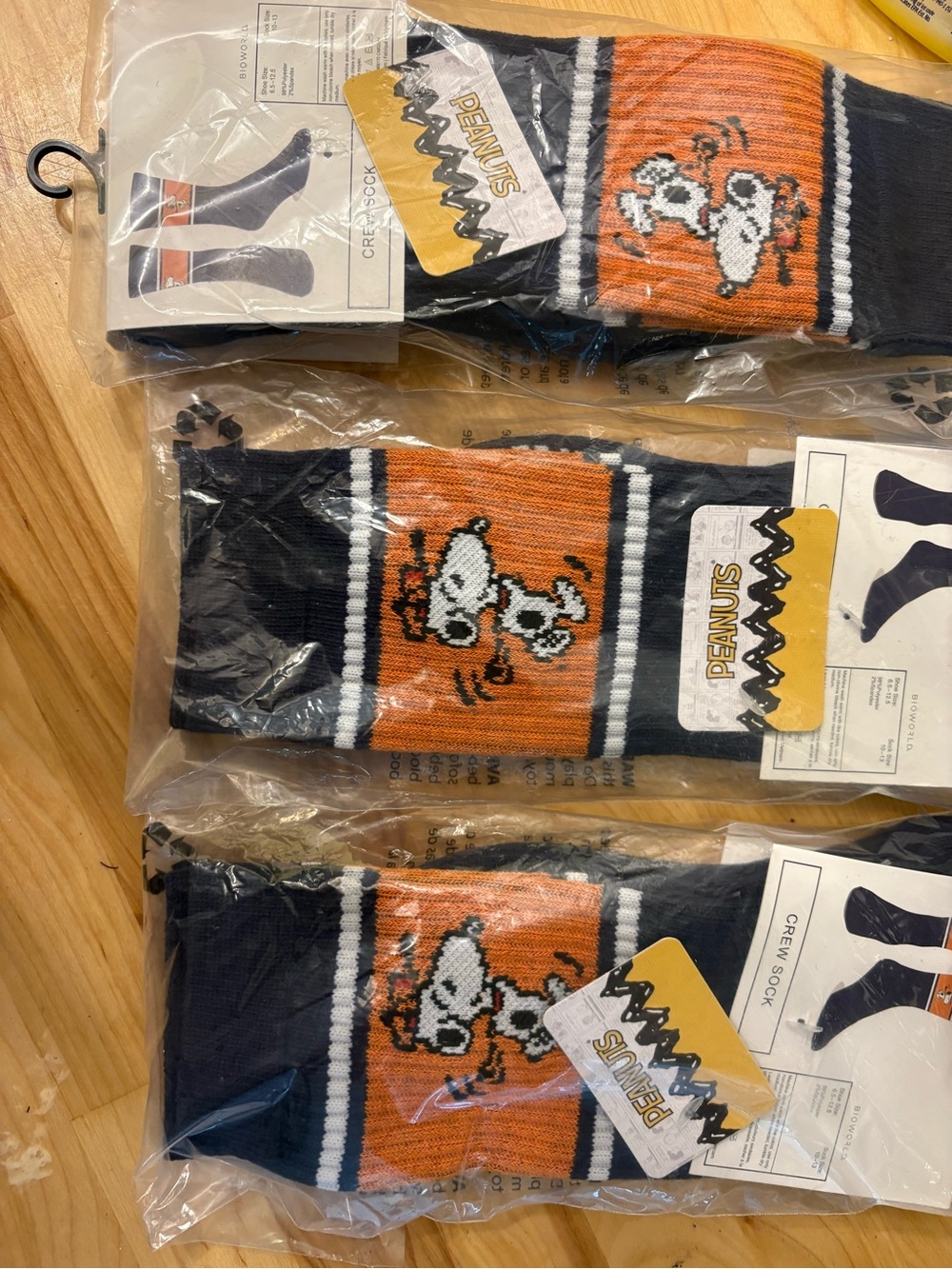 Peanuts Snoopy playing golf Crew Socks for Men - Black & Orange 3 pair